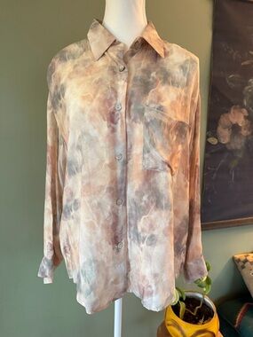 Grade & Gather Satin Tie-Dye Button-Up in Blush Taupe Sage